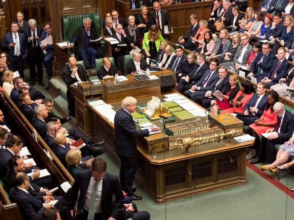 Parlamento se rebela contra Johnson y acerca la posibilidad de elecciones