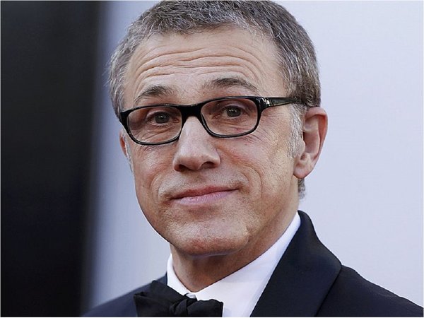 Christoph Waltz protagonizará con Liam Hemsworth una serie