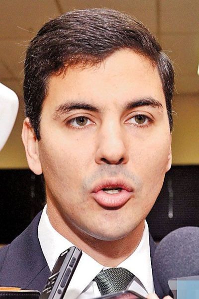 Santiago Peña ohechakuaa oñemba’apóvo “oñemopu’ã” haguã sector económico - ABC Remiandu - ABC Color