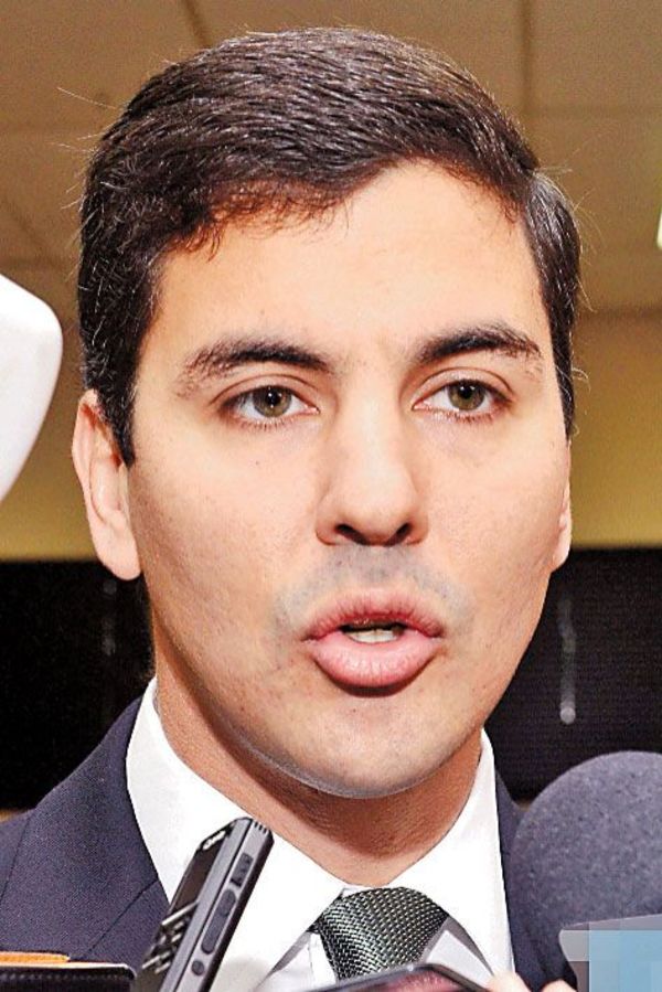 Santiago Peña ohechakuaa oñemba’apóvo “oñemopu’ã” haguã sector económico - ABC Remiandu - ABC Color