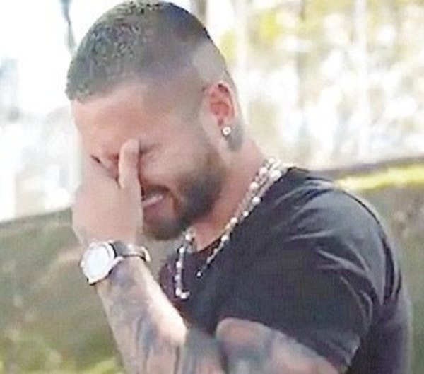 Maluma lloró por su primer jet privado