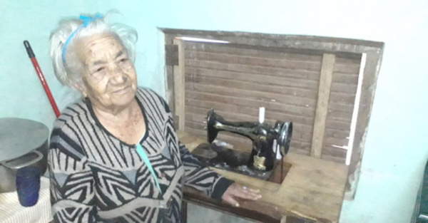 A sus 91 años es una capa como modista