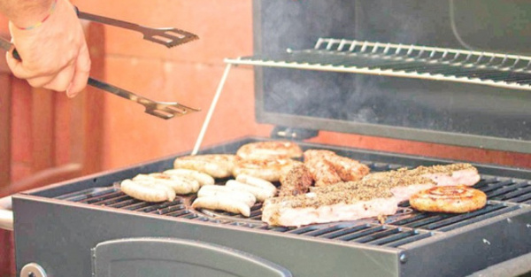 Demandó a sus vecinos por hacer oloroso asado