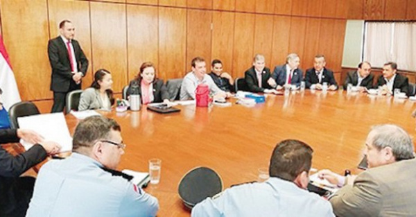 Piden no meter corruptos para negociar Anexo C