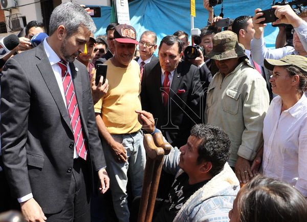 Campesinos escracharon al Presidente frente al Indert