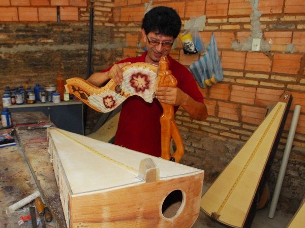 Artesanos de arpas dejarían de exportar debido a altos costos