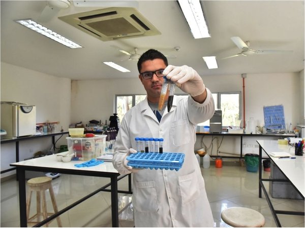 Investigan sobre antibióticos y otros contaminantes que dañan el Ypacaraí