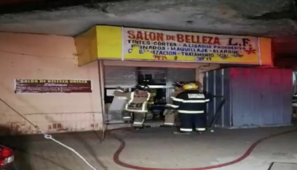 HOY / Dejó vela encendida y casi perdió su peluquería en incendio