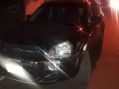 Pilló al marido con otra y dos veces se tiró frente a coches