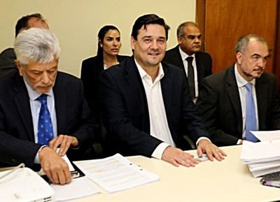 Prescribe uno de los delitos atribuidos a Buzarquis  - Nacionales - ABC Color