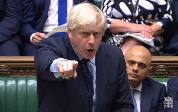 Boris Johnson, empujado contra las cuerdas por opositores a Brexit brutal - Mundo - ABC Color