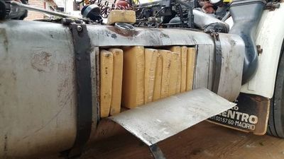 Interceptan camión con cargamento de drogas - Nacionales - ABC Color