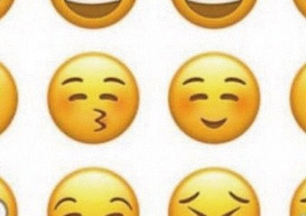 Los que usan emojis tienen más sexo