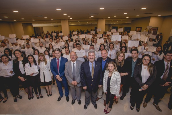 Jóvenes culminan cursos de mandos medios y obtienen empleos mediante pasantías | .::Agencia IP::.
