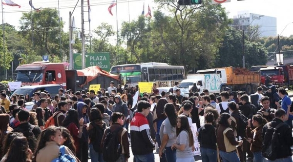HOY / Estudiantes se movilizan desde este jueves: cerrarán avenidas y rutas