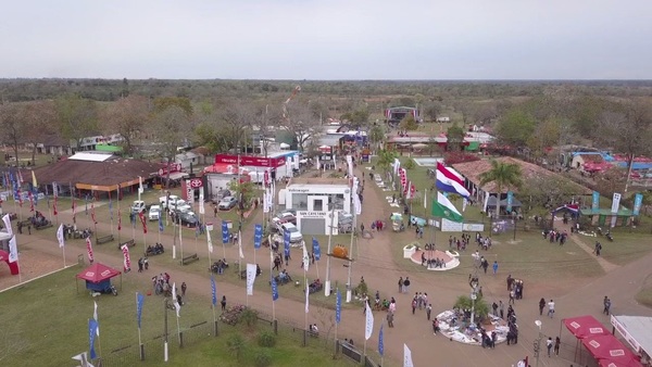 Estudiantes copan la Expo Norte