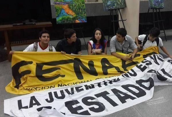 Unos 40 colegios se movilizarán hoy contra el MEC