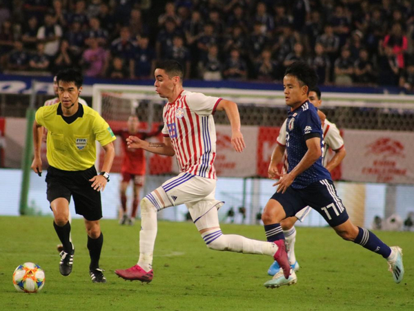 Paraguay deja pobre imagen y cede ante Japón