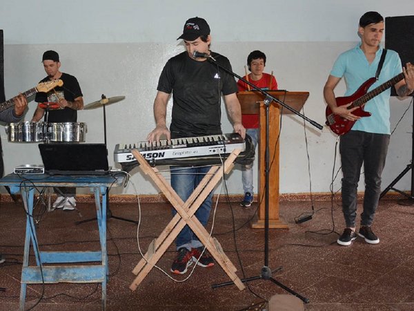 Presos de Tacumbú preparan su primer disco de cumbia