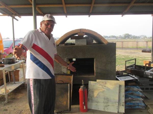Paraguayo se gana la vida vendiendo nuestros platos típicos en el Japón
