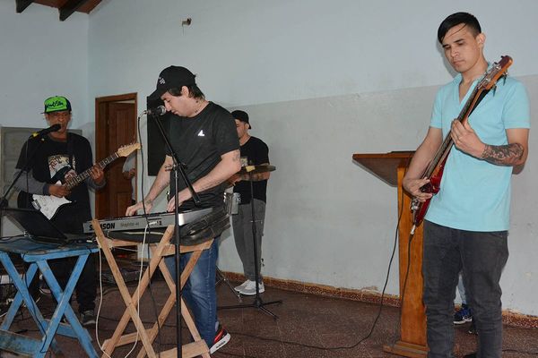 Internos del penal de Tacumbú grabarán un disco de cumbia