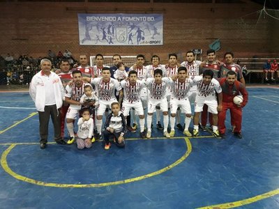 José Meza arrancó con el pie derecho