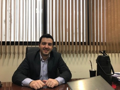 Critica reiterado abandono