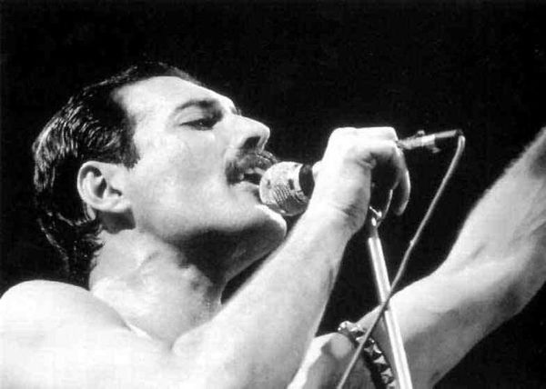 Nuevo videoclip pone final feliz a la lucha contra el sida de Freddie Mercury  - Música - ABC Color