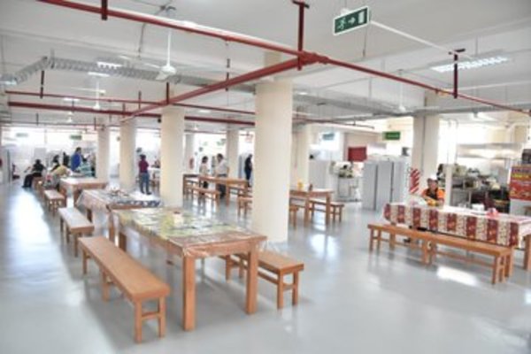 Millonaria inversión en moderno comedor del Mercado 4 - .::RADIO NACIONAL::.