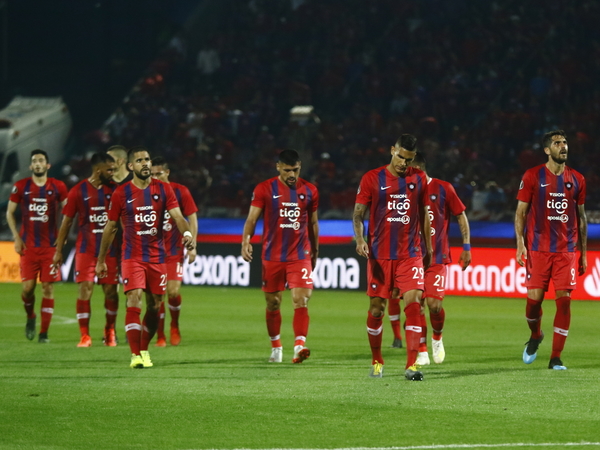 Conmebol multa a Cerro por reingreso tardío