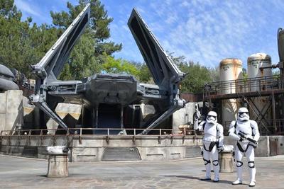 Disney inaugura un parque dedicado a Star Wars (video)