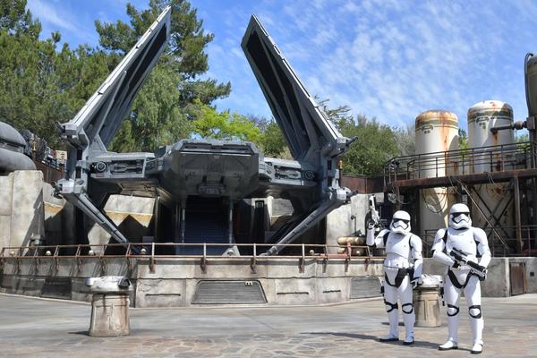 Disney inaugura un parque dedicado a Star Wars (video)