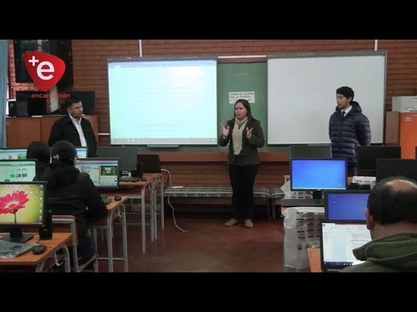 CAPACITAN A DOCENTES EN EL USO DE TECNOLOGÍA EN PROGRAMACIÓN CREATIVA