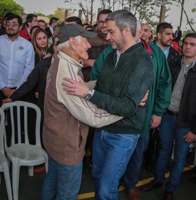 Casi 200 familias itapuenses reciben capital semilla para sus microemprendimientos