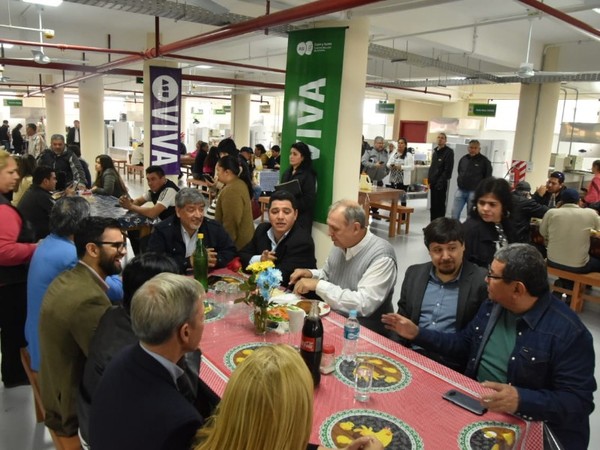 Presentan el renovado comedor del Mercado 4