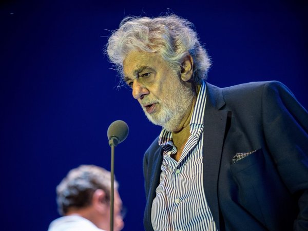 Plácido Domingo niega las nuevas acusaciones de abuso sexual