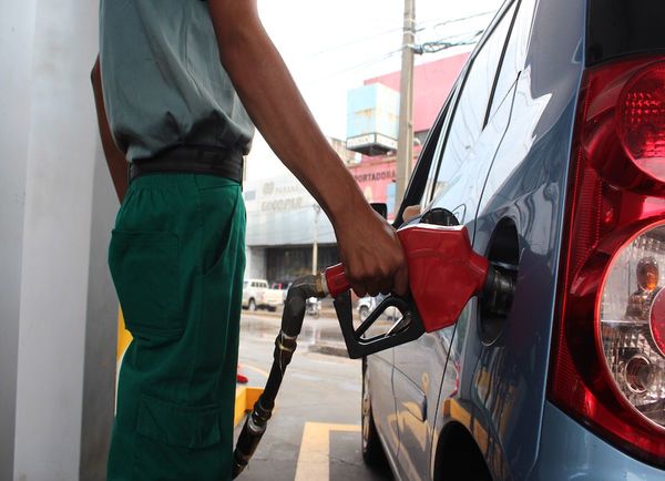 Precio del combustible: “hay condiciones para bajar G. 200 el litro”