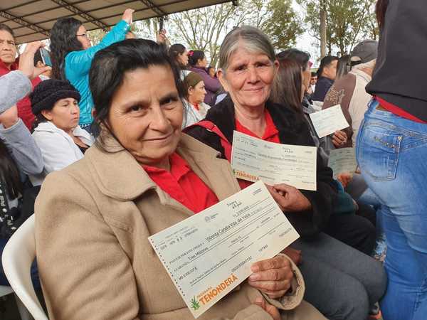 Más de 190 familias microemprendedoras de Itapúa recibieron capital semilla por parte del MDS | .::Agencia IP::.