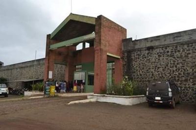 Presuntos miembros del PCC tomaron la cárcel de Itapúa - Nacionales - ABC Color