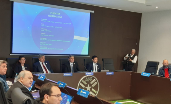 HOY / Afinan detalles para impulsar la ley antiviolencia