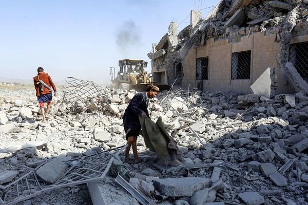 Hutíes elevan a 156 los muertos en ataque a centro de detención en el Yemen - Mundo - ABC Color