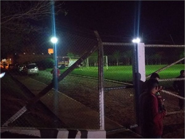 Miembros del PCC se dirigen armados y con rehén a penal de Encarnación
