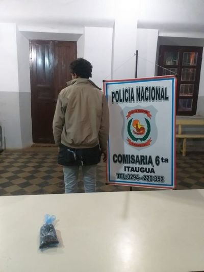 Detienen a un joven con marihuana y frondosos antecedentes - Nacionales - ABC Color