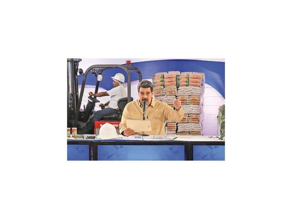 Maduro anuncia comicios legislativos y acusa a opositores