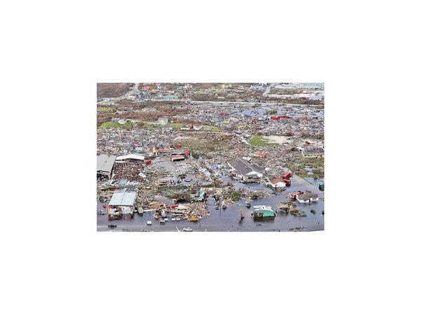 Dorian golpea costa este de EEUU tras devastar Bahamas