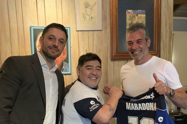 Diego Maradona volverá a dirigir en Argentina y causa todo un revuelo » Ñanduti