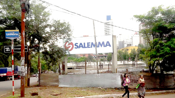 Denuncian que edificio de Salemma vierte cloaca en arroyo y piden documentos sobre el terreno