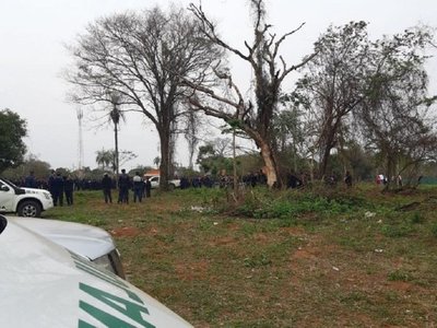 Desalojan a familias que ocupaban un predio en J. Augusto Saldívar