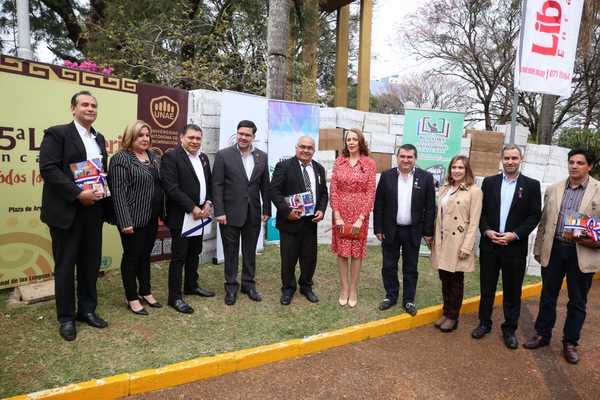 Cultura donó 7.000 libros a bibliotecas públicas de Itapúa | .::Agencia IP::.