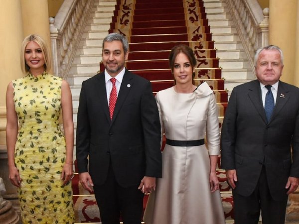 Ivanka Trump se reúne con Mario Abdo Benítez